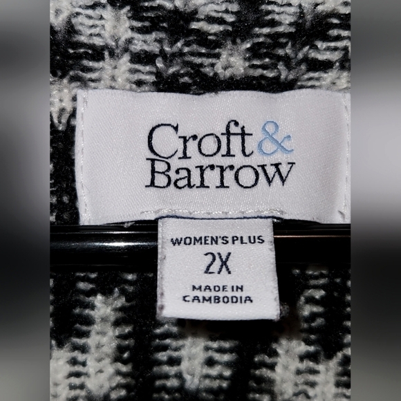 CROFT & BARROW Black and White Print Cardigan- NWOT - Picture 3 of 7